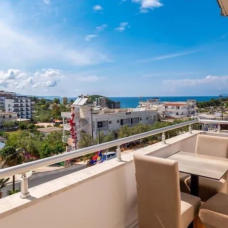 Hotel La Luna 3*